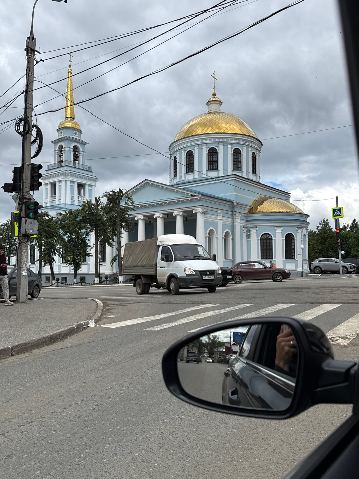 Morning drive through Votkinsk with food and church views