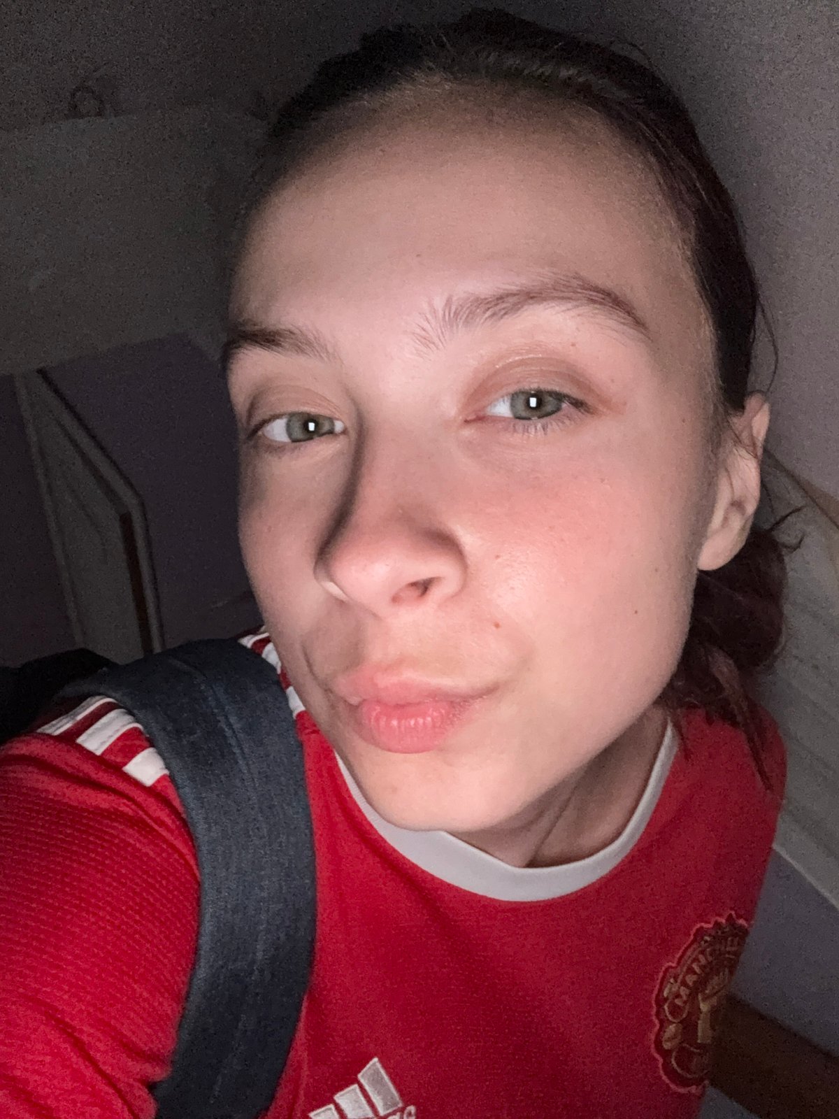 Young Manchester United fan photographed in Prikamsky, Russia