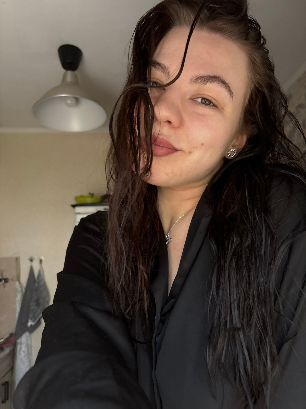Woman captures morning routine in selfies in Perm