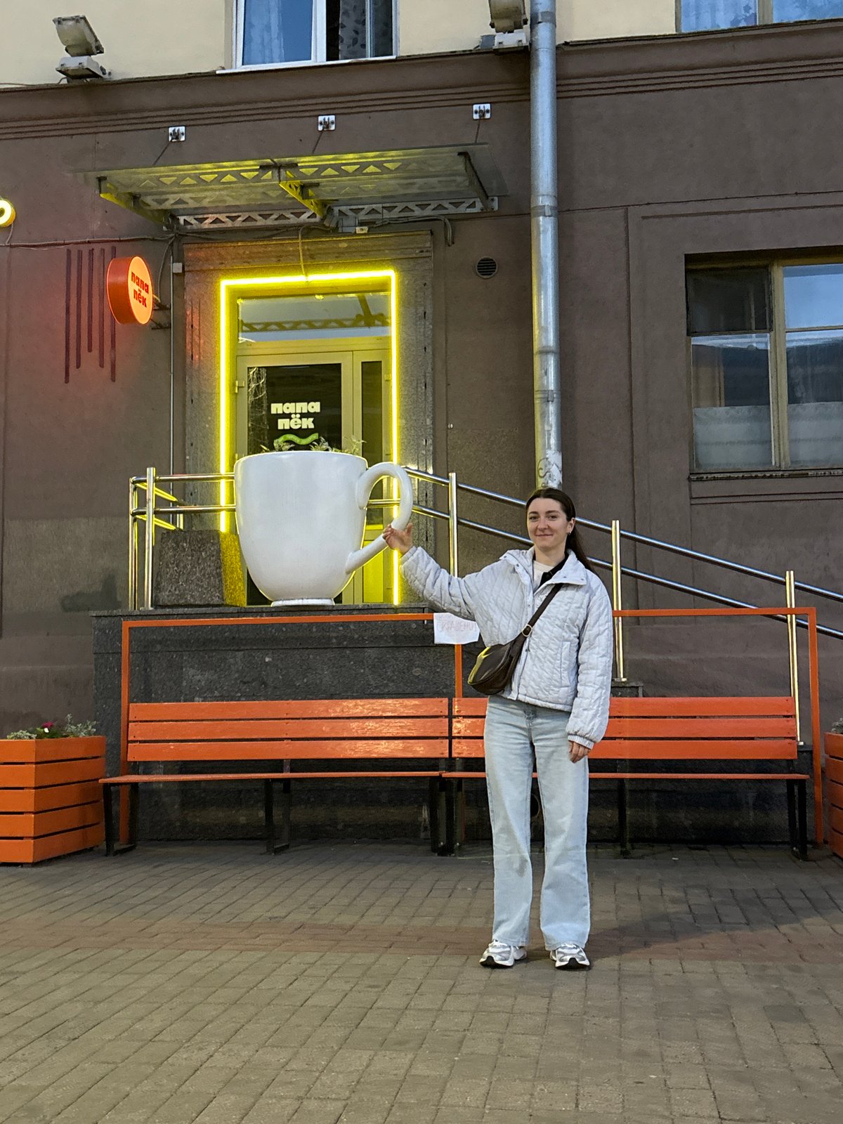 Evening street life documented across Minsk during 10-minute span