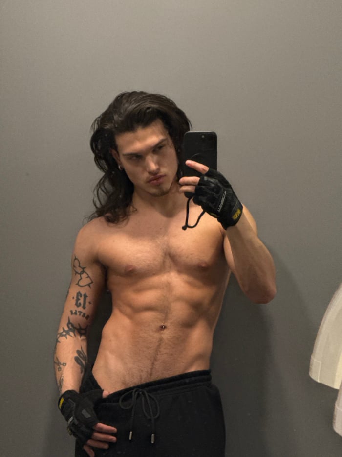 Man takes mirror selfies in Sofia apartment