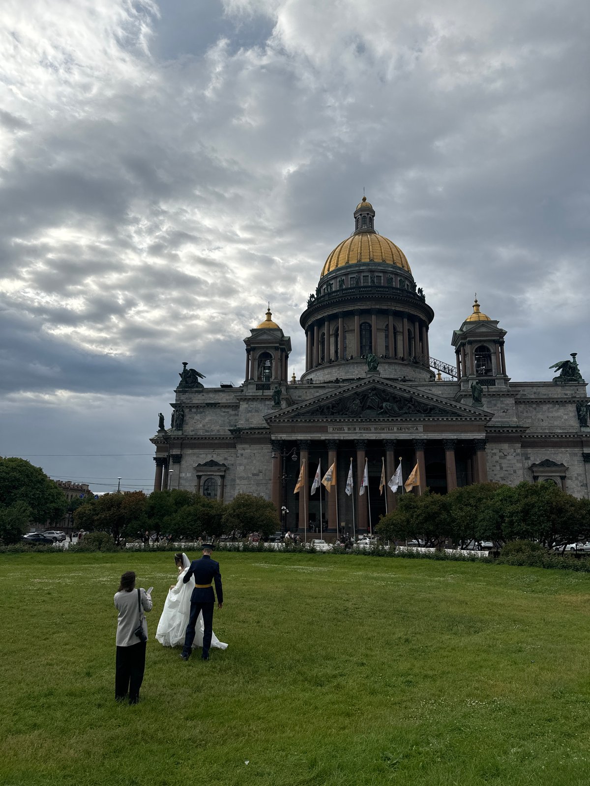 Wedding photoshoot at Saint Isaac's Cathedral, Saint Petersburg