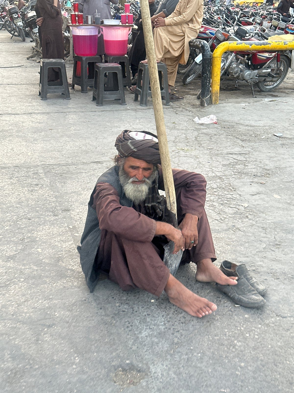 Daily street life documented in Quetta markets and vendors