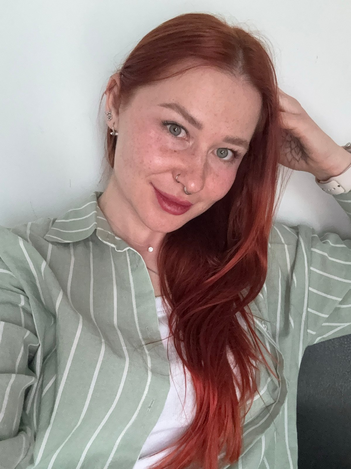 Woman photographed in indoor portraits in Rostov-on-Don