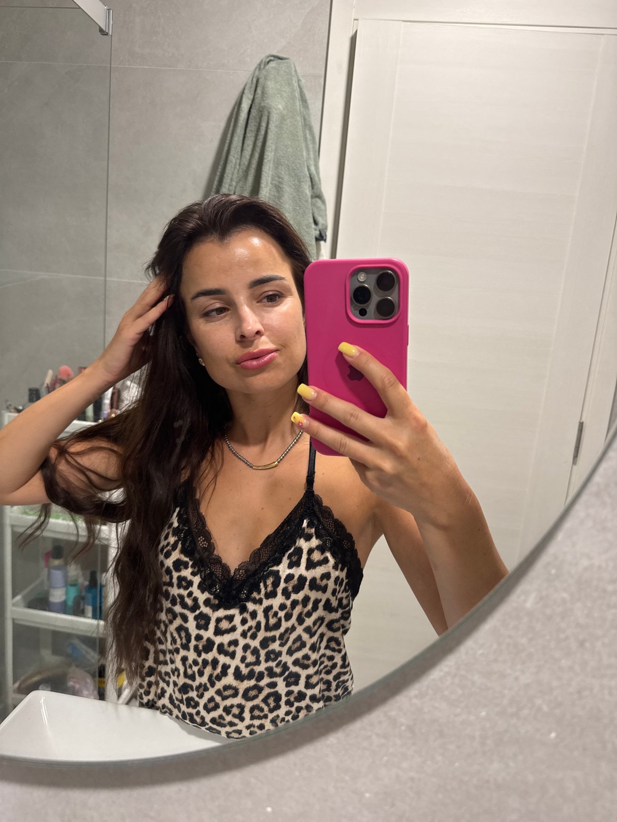 Casual indoor photo session: selfies and detail shots at home