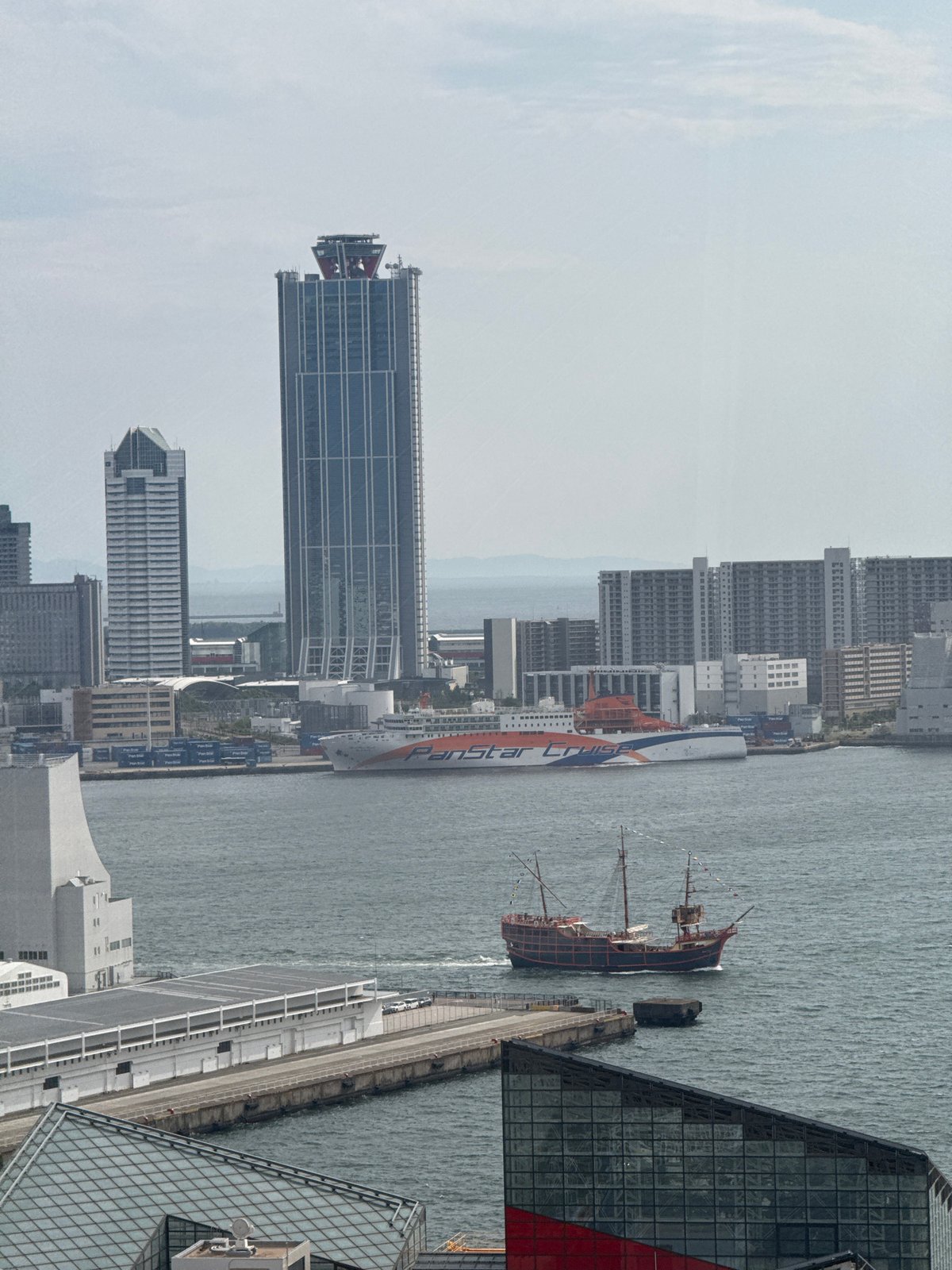 Morning views captured around Osaka's Tempozan Ferris wheel district