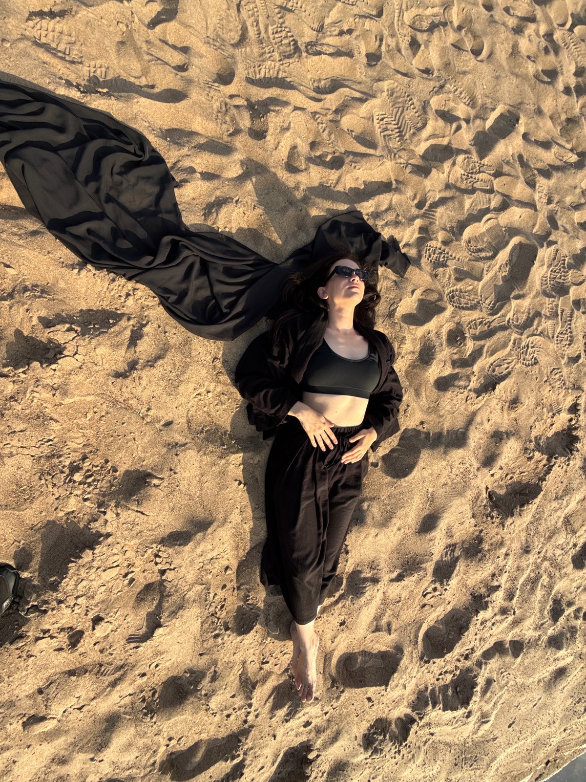 Outdoor beach shoot with black veil and summer light, Chaikovsky