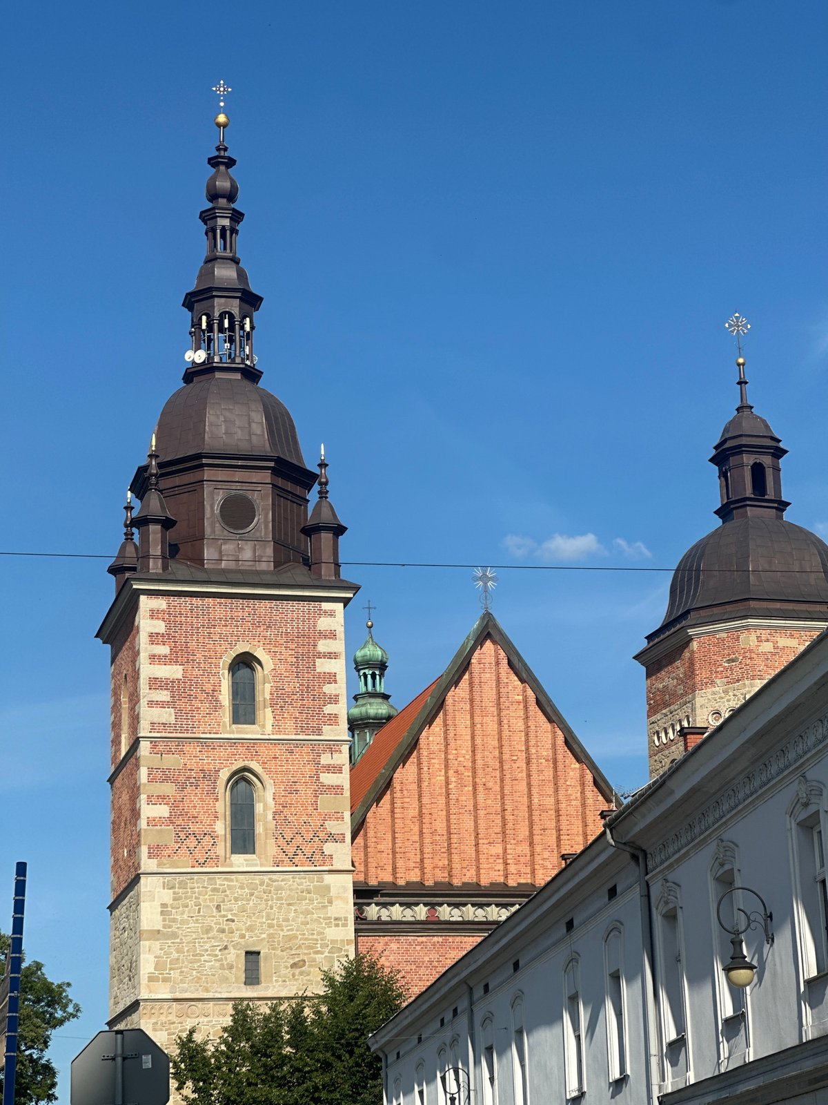 Folk festival fills Nowy Sącz city center with costumes and music