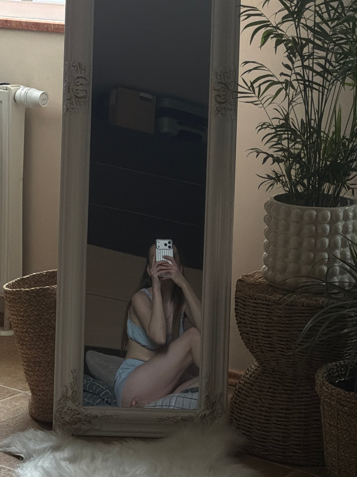 Mirror selfies and street scenes from a quiet afternoon in Gorzów