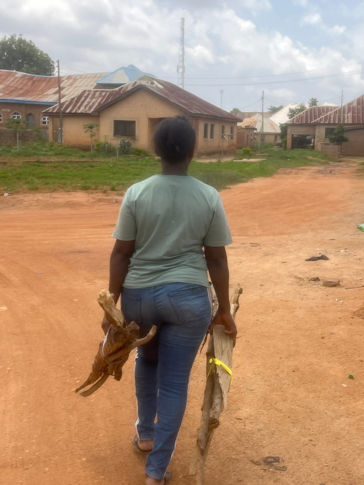 Daily life and construction around a Gura Top compound