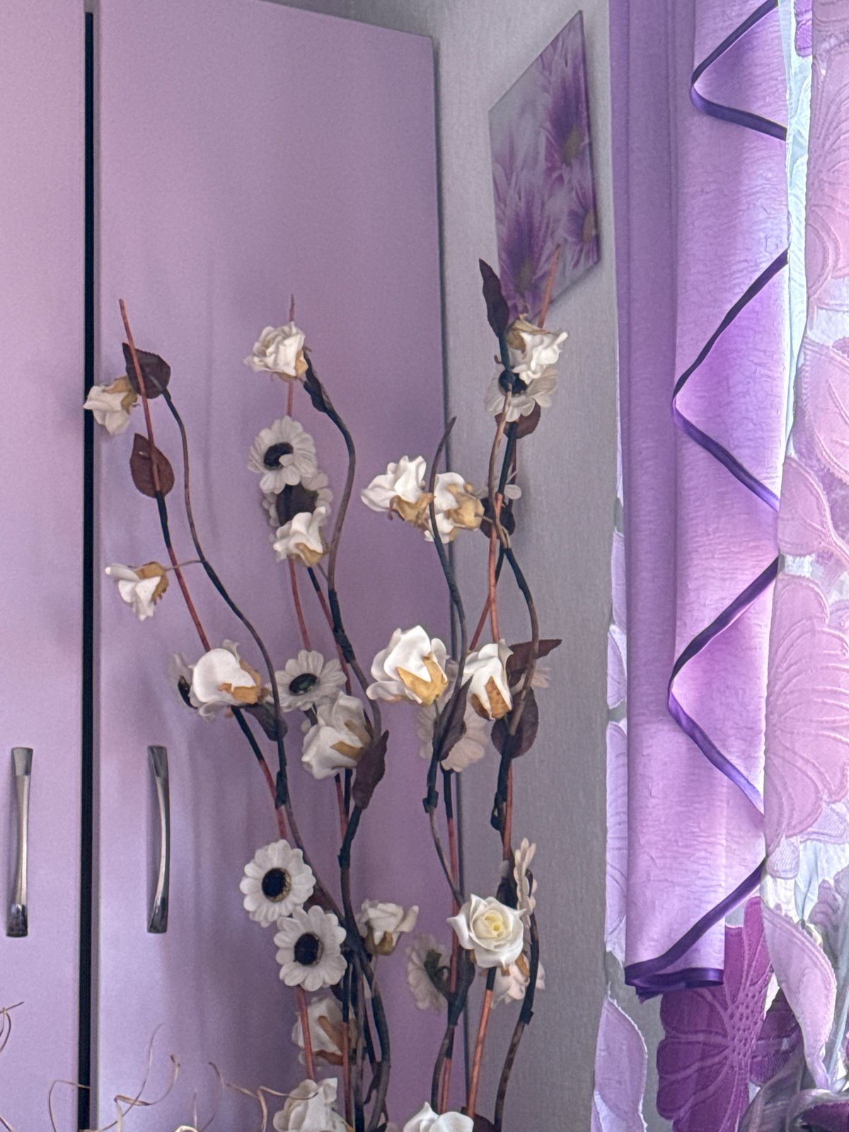 Indoor floral decoration scene documented in Ilindentsi, Bulgaria