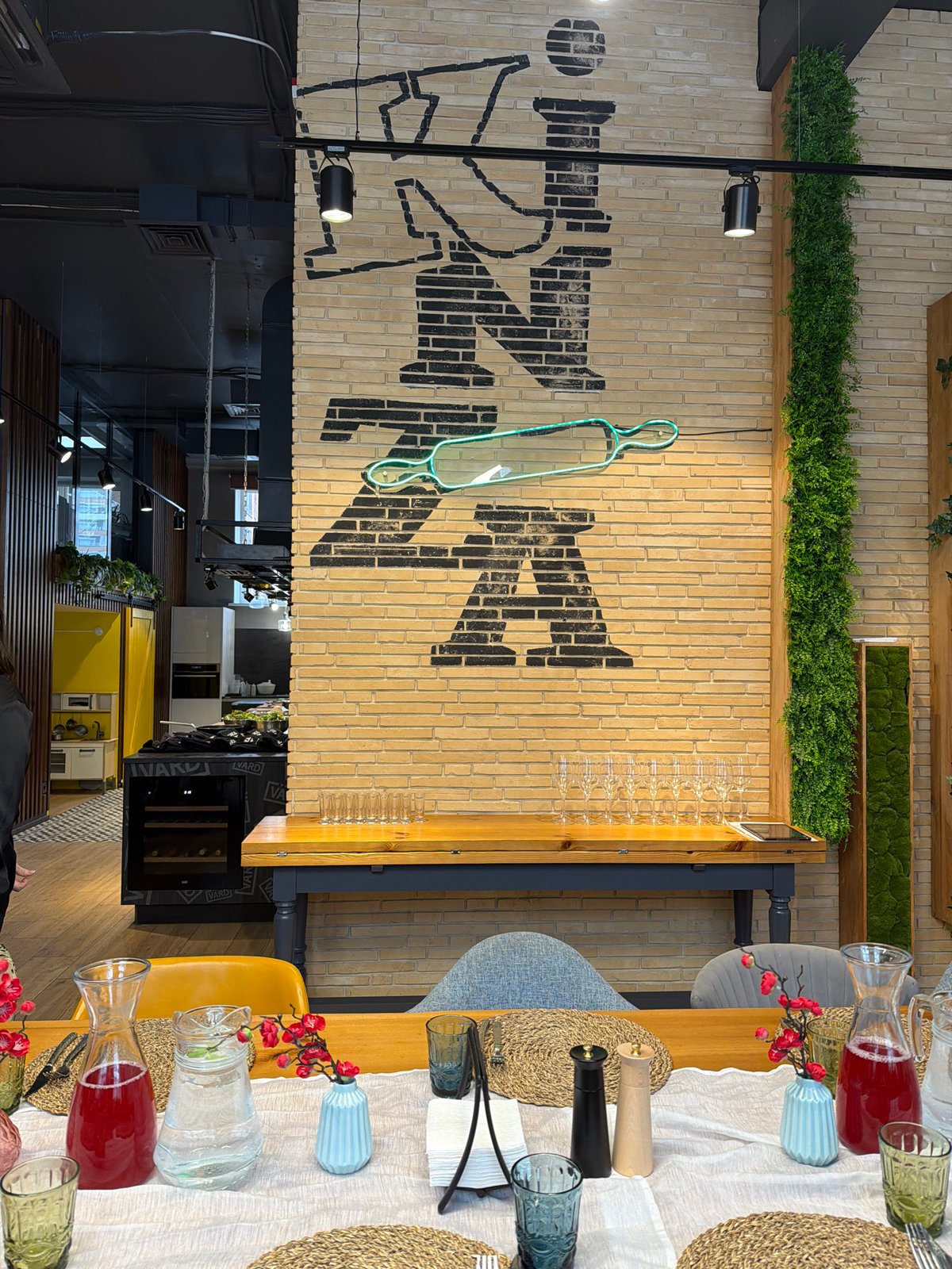 Workplace celebration with live music in Izhevsk restaurant
