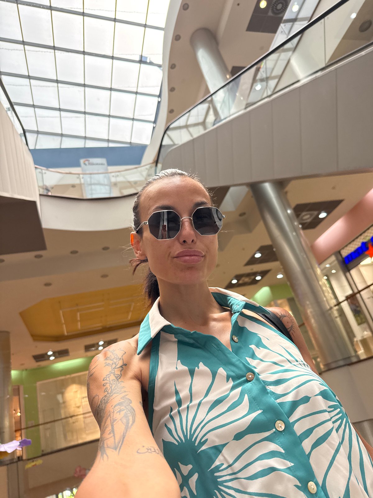 Selfie tour through Mall Panorama, Pleven