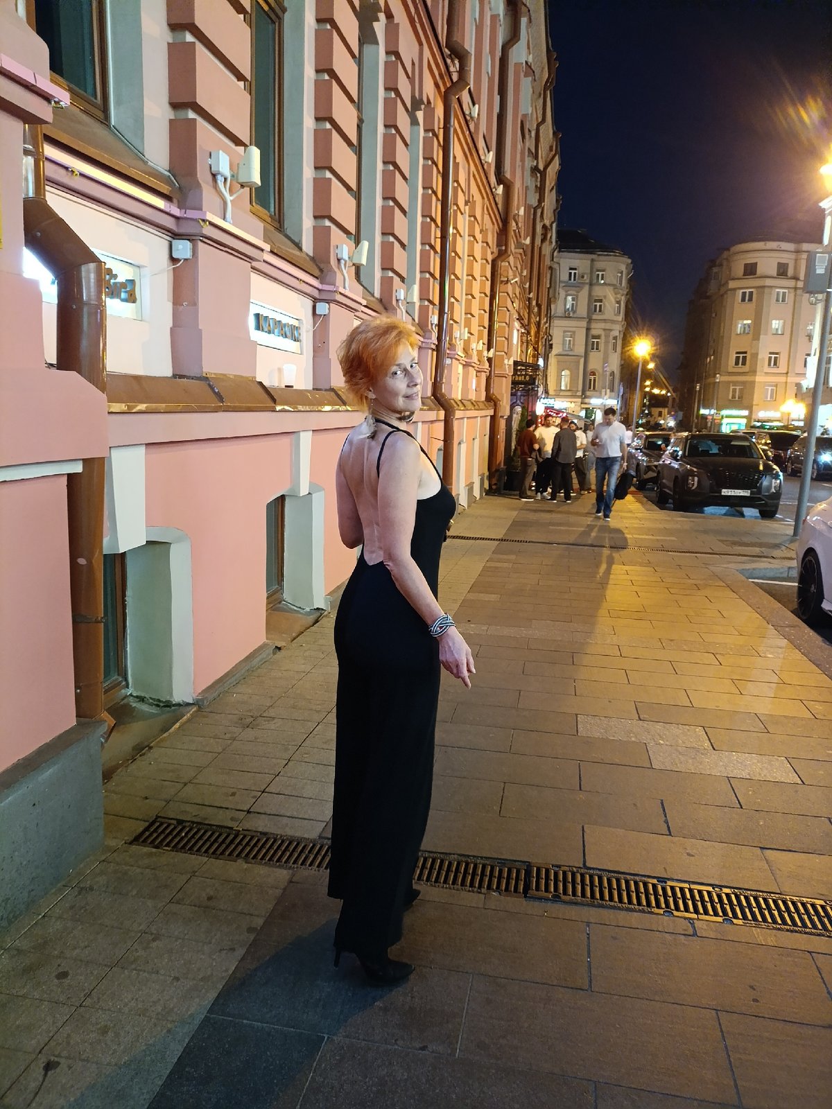 Evening street performances documented across Moscow metro stations and boulevards