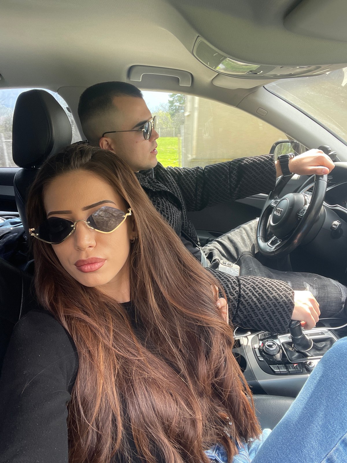 Two people spotted in car in Pchelishte, Bulgaria