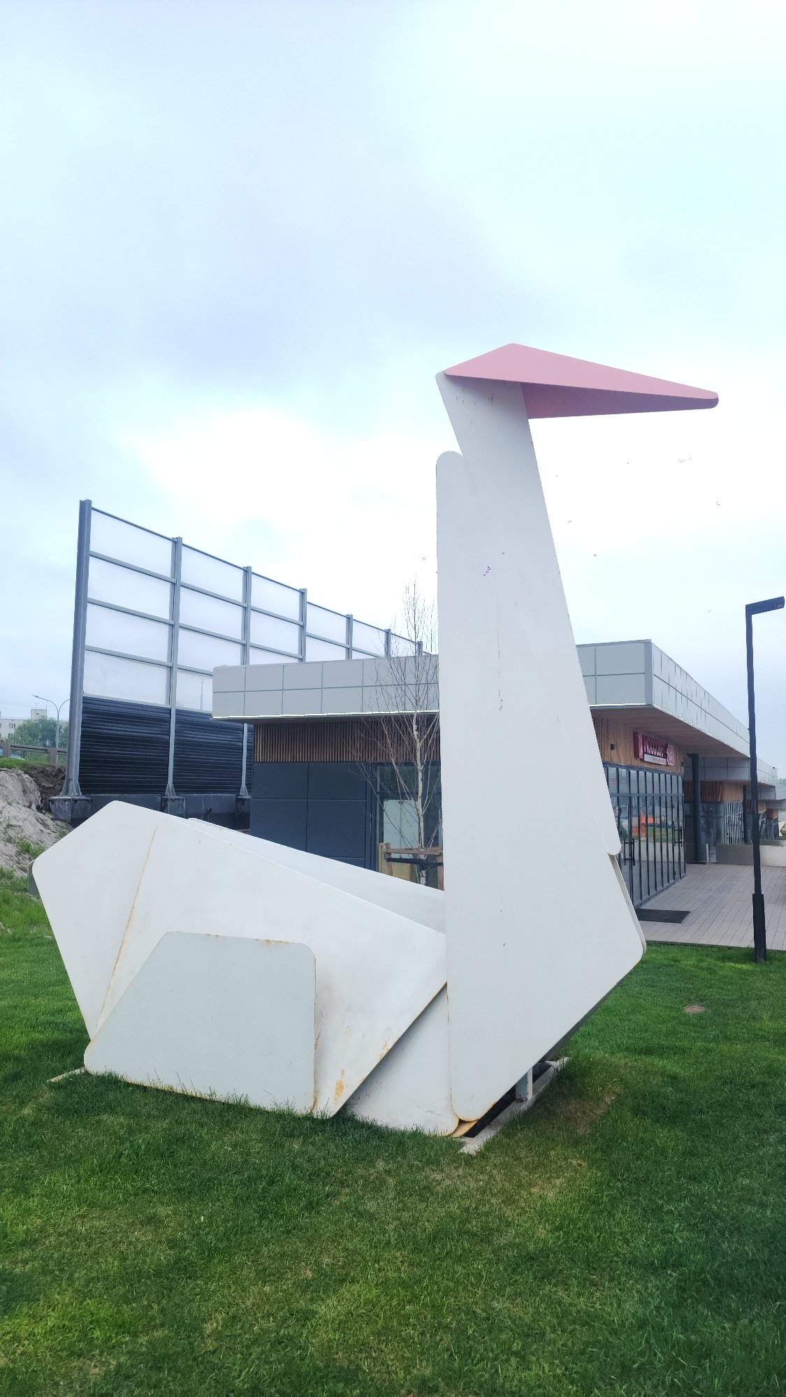Modern abstract sculpture spotted in Moscow public space