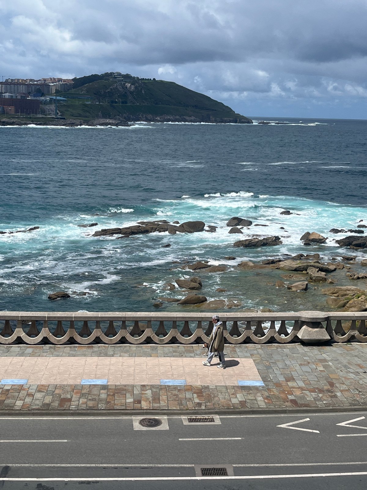 Witness documents A Coruña coastal and urban scenes