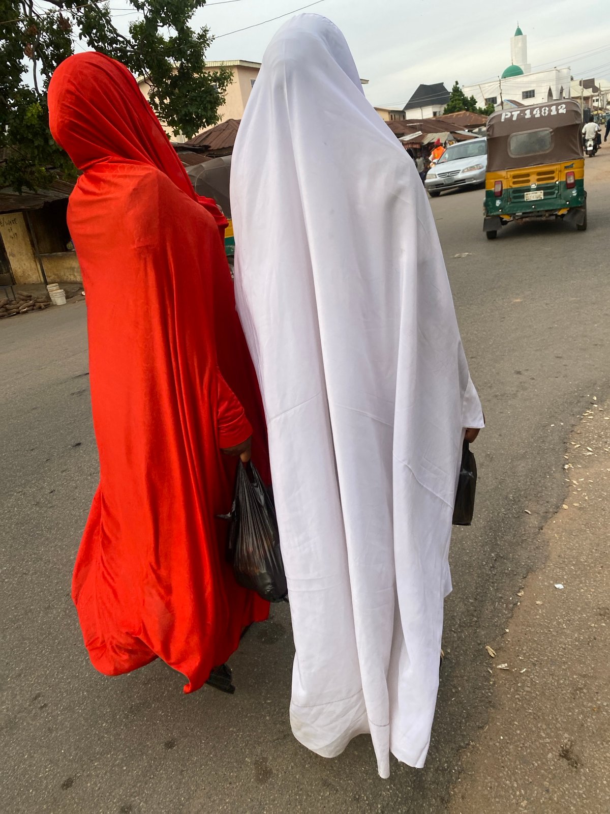 Street life and corn vendors on a Jos afternoon