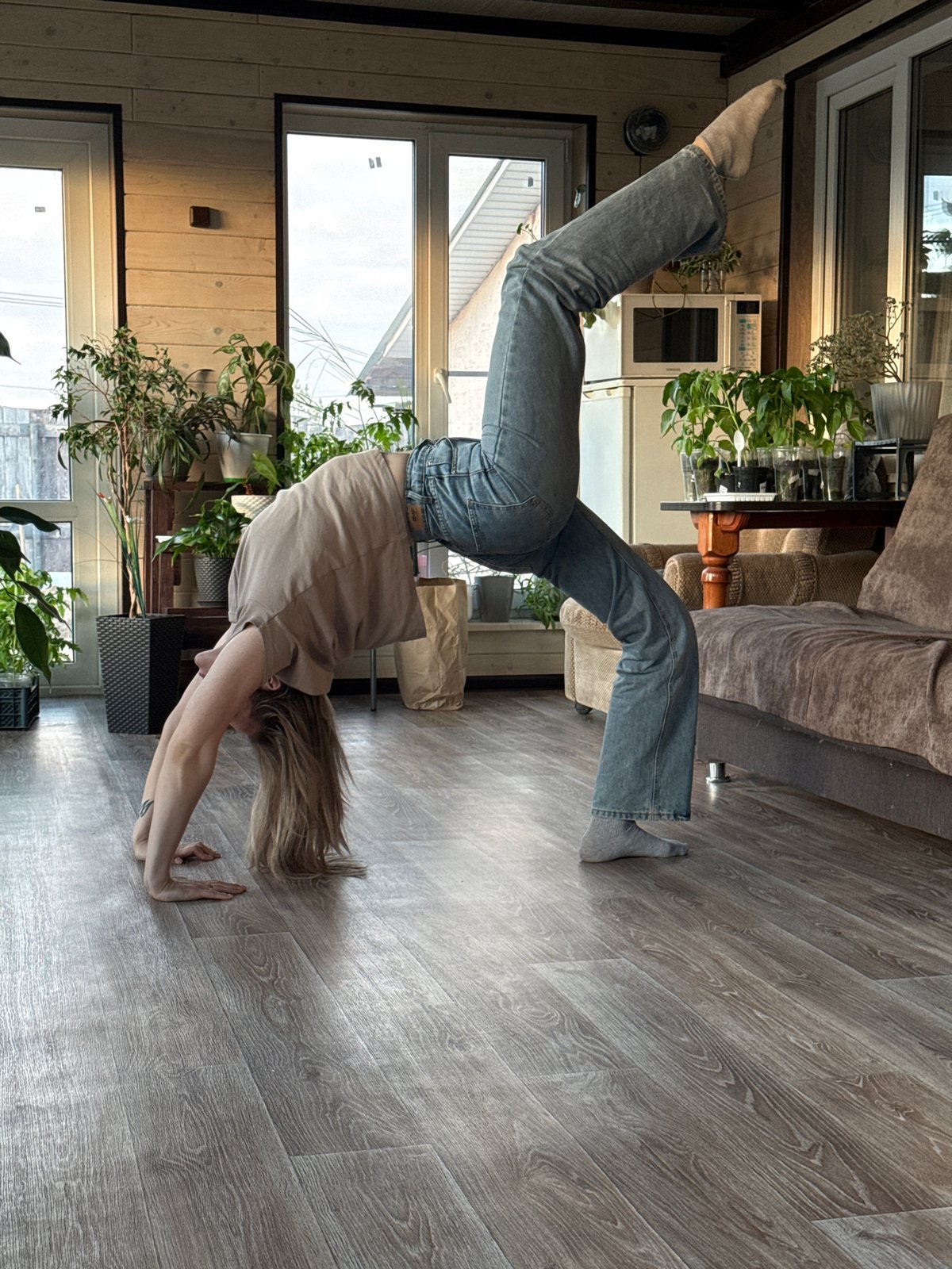 Spring afternoon captured in Chaikovsky: yoga, flowers, child's play