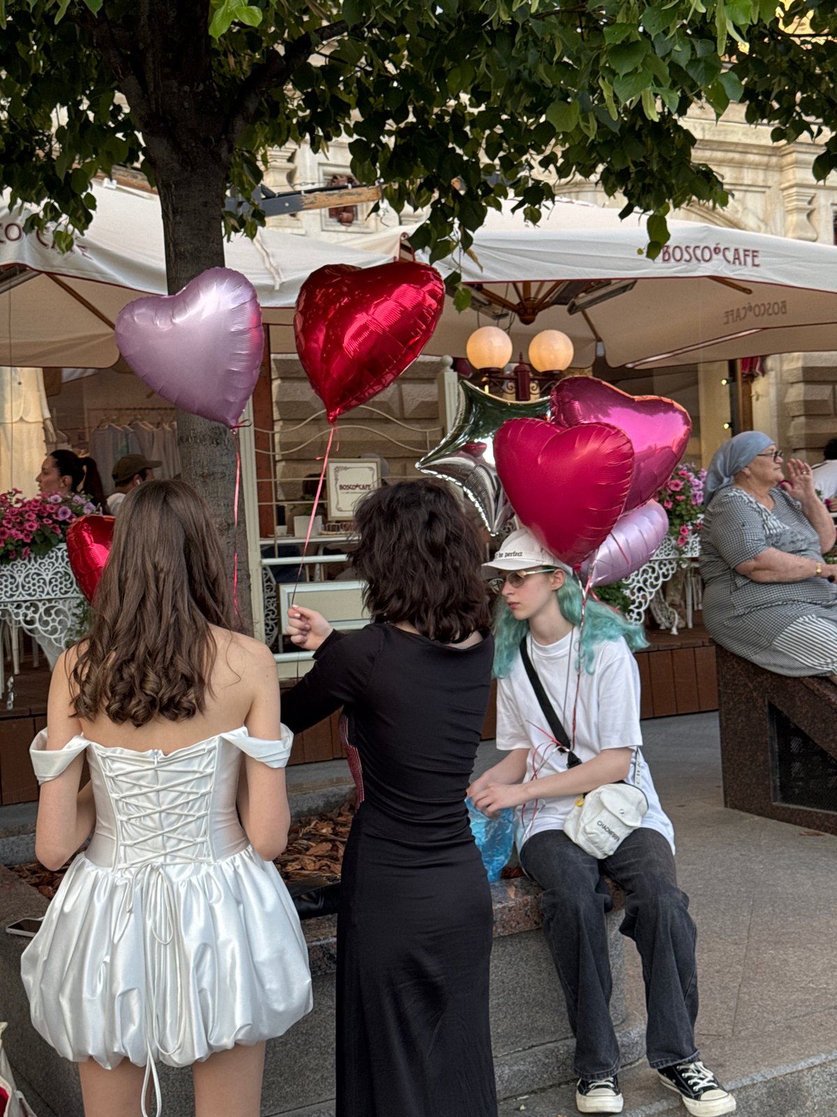 Social gathering observed at Moscow Bosco Cafe outdoor kiosk