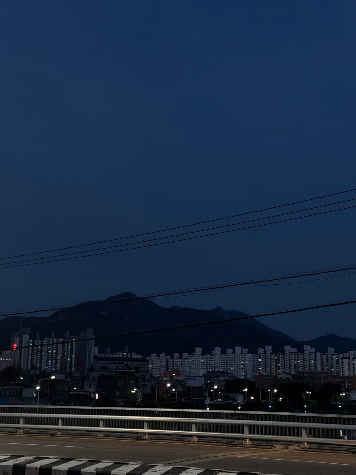 Dusk stroll through Uijeongbu-si, selfies and streetscapes