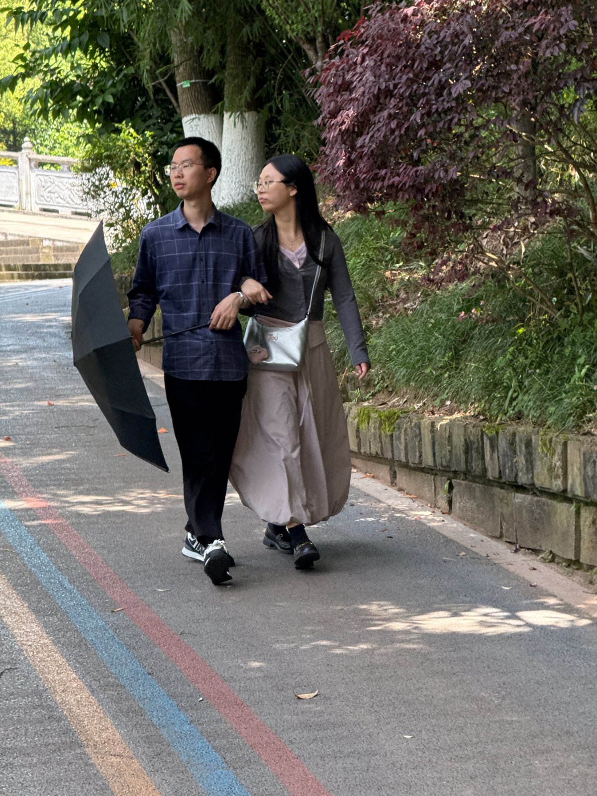 Morning scenes captured in Jiulongpo District parks and walkways