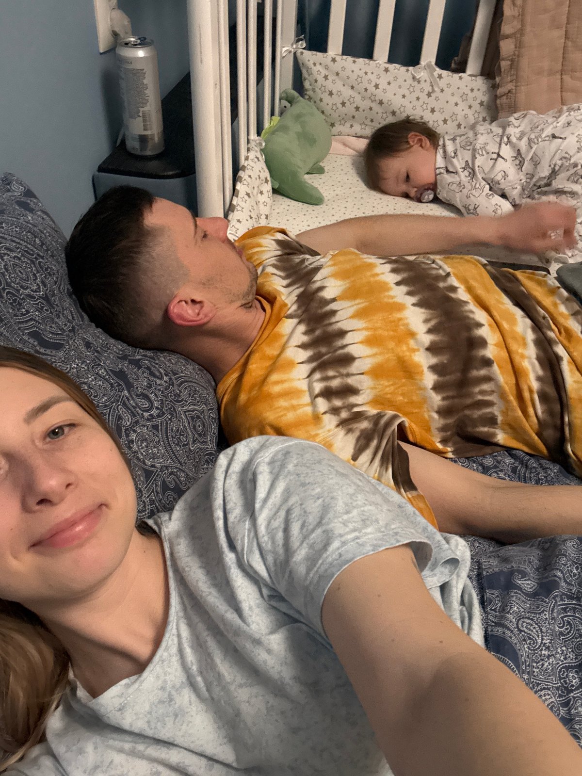 Couple shares quiet evening at Moscow residence