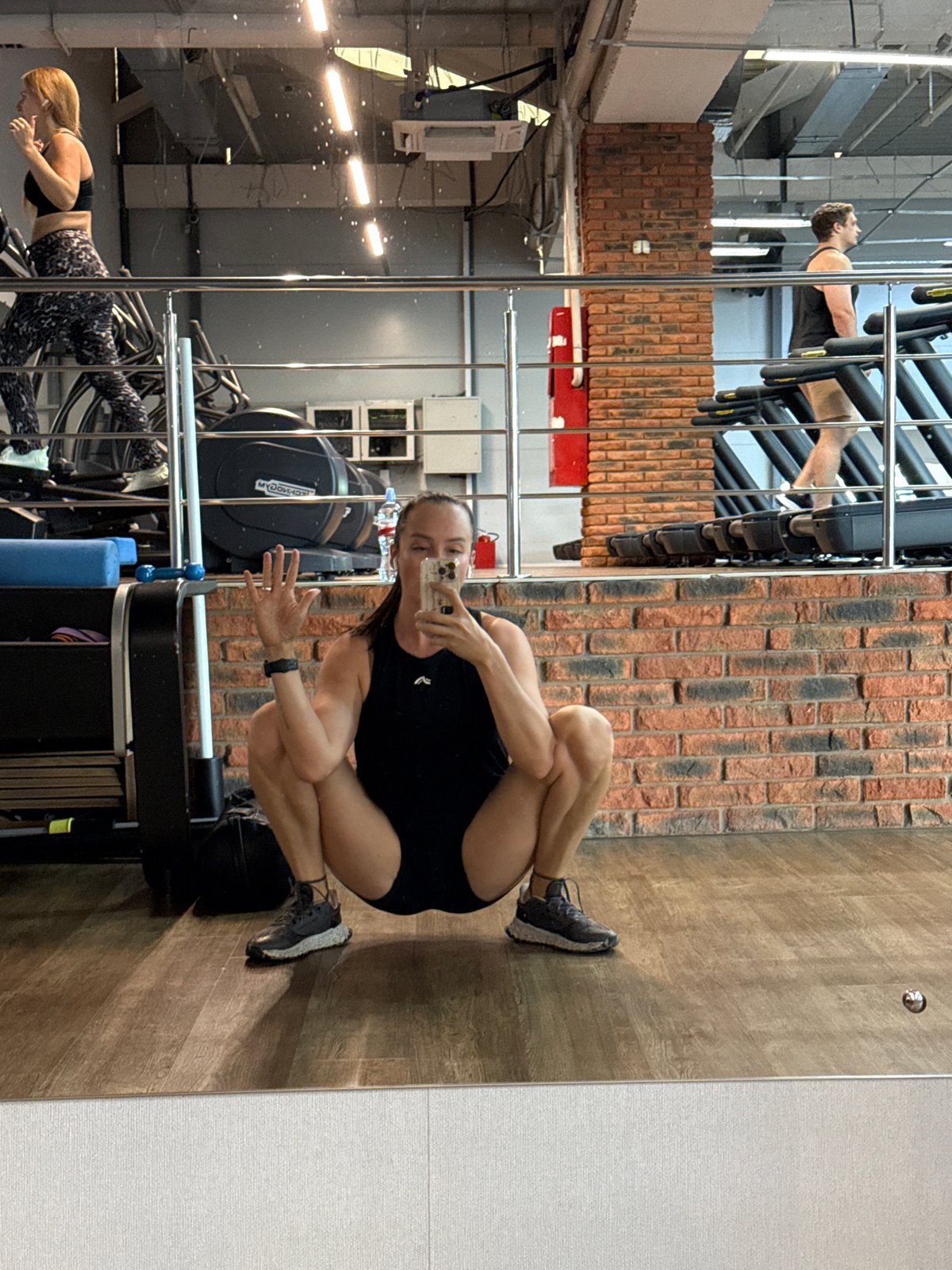 Gym workout in Chaikovsky, selfies and all