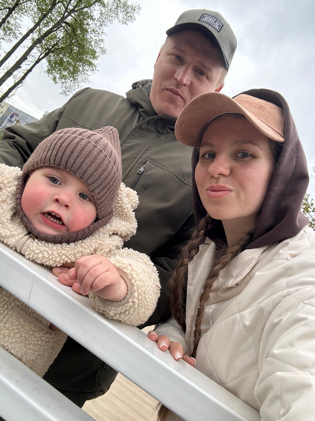 Families enjoy afternoon outing at Klin riverside park