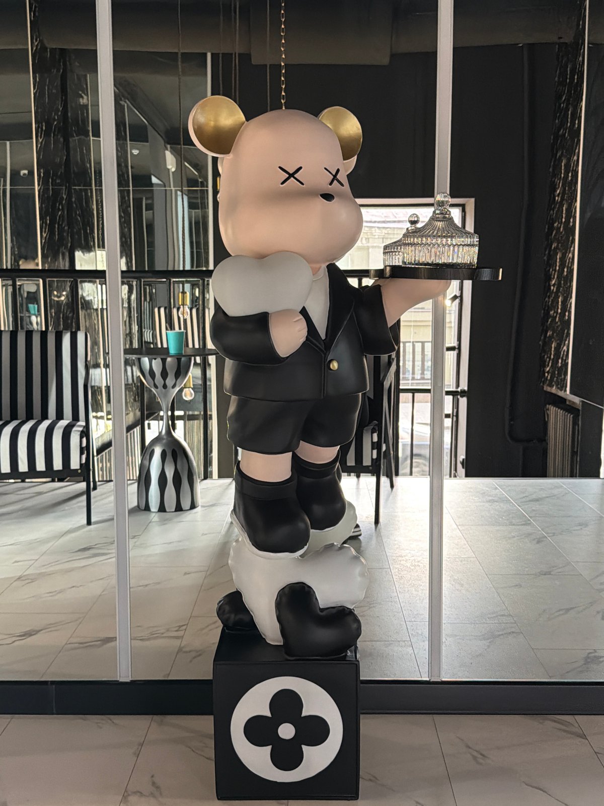 KAWS statue display draws selfie-taking visitors in Moscow