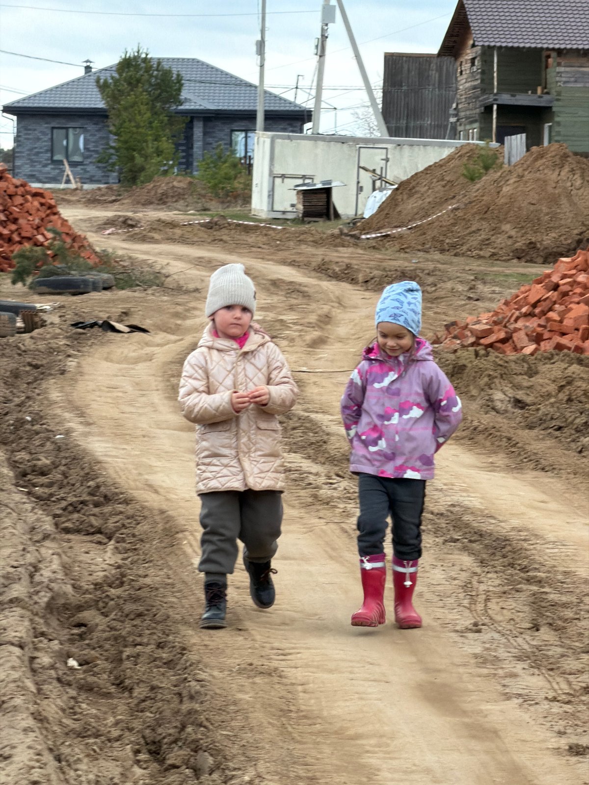 Family outing documented in Chaikovsky construction zone