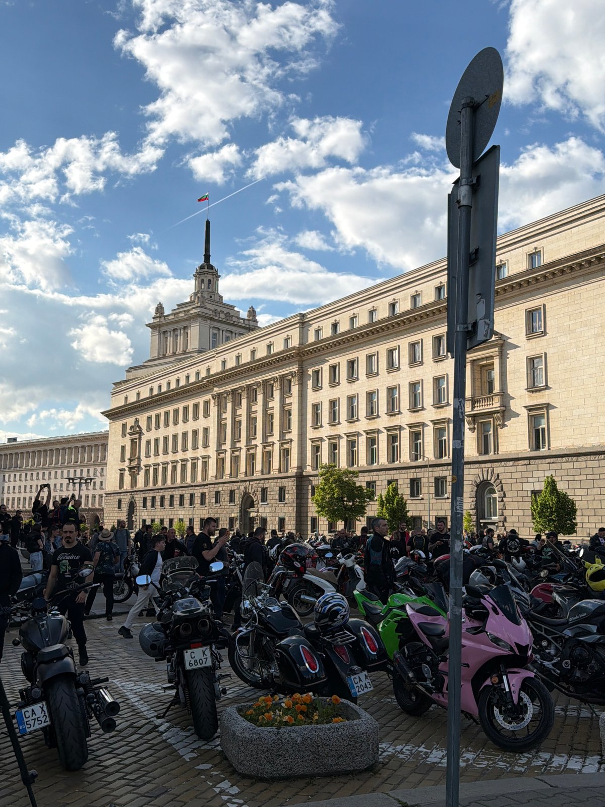 Motorcycle gathering draws crowds to central Sofia streets