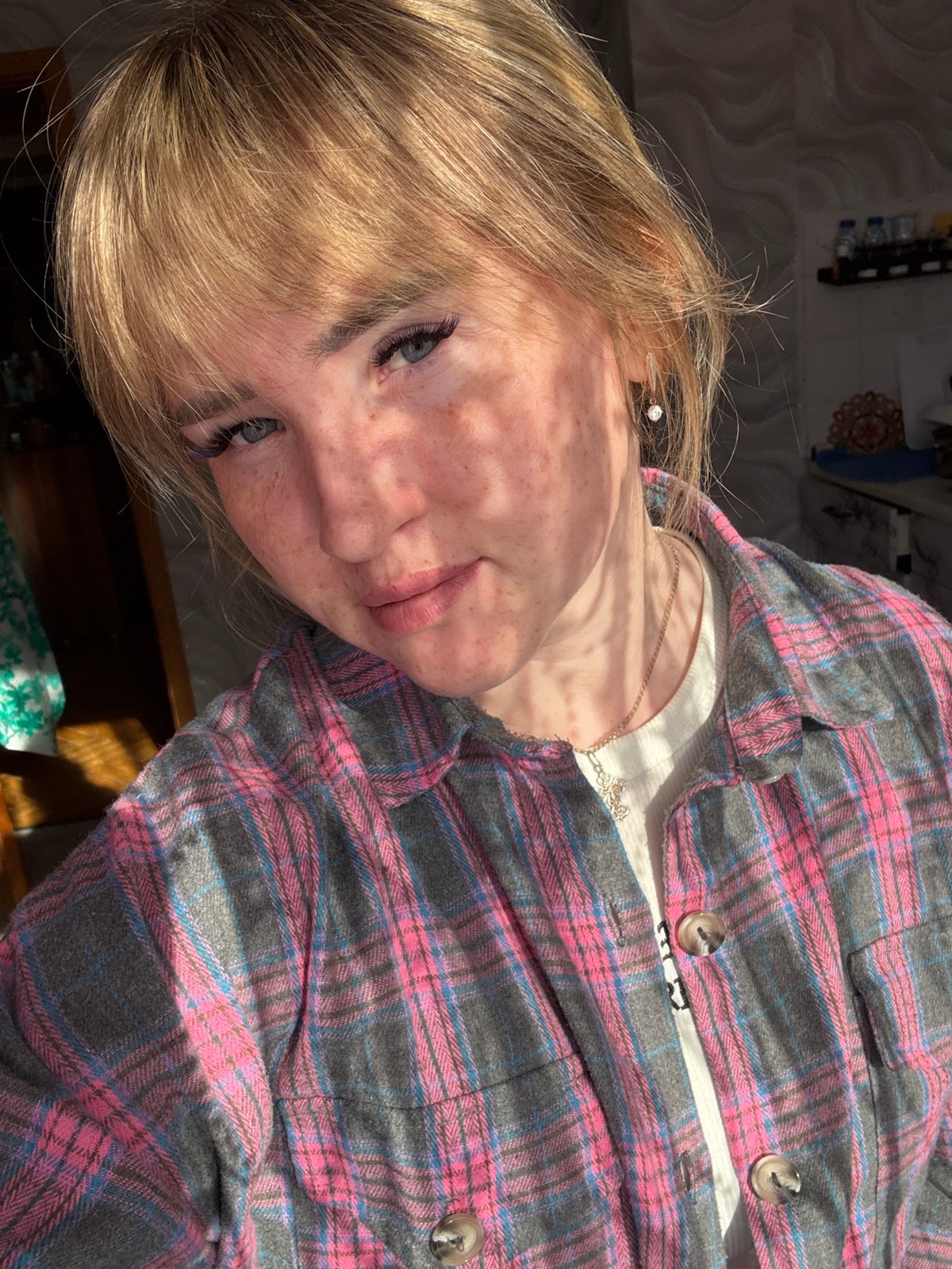 Morning portraits and domestic scenes captured in Марковский, Russia