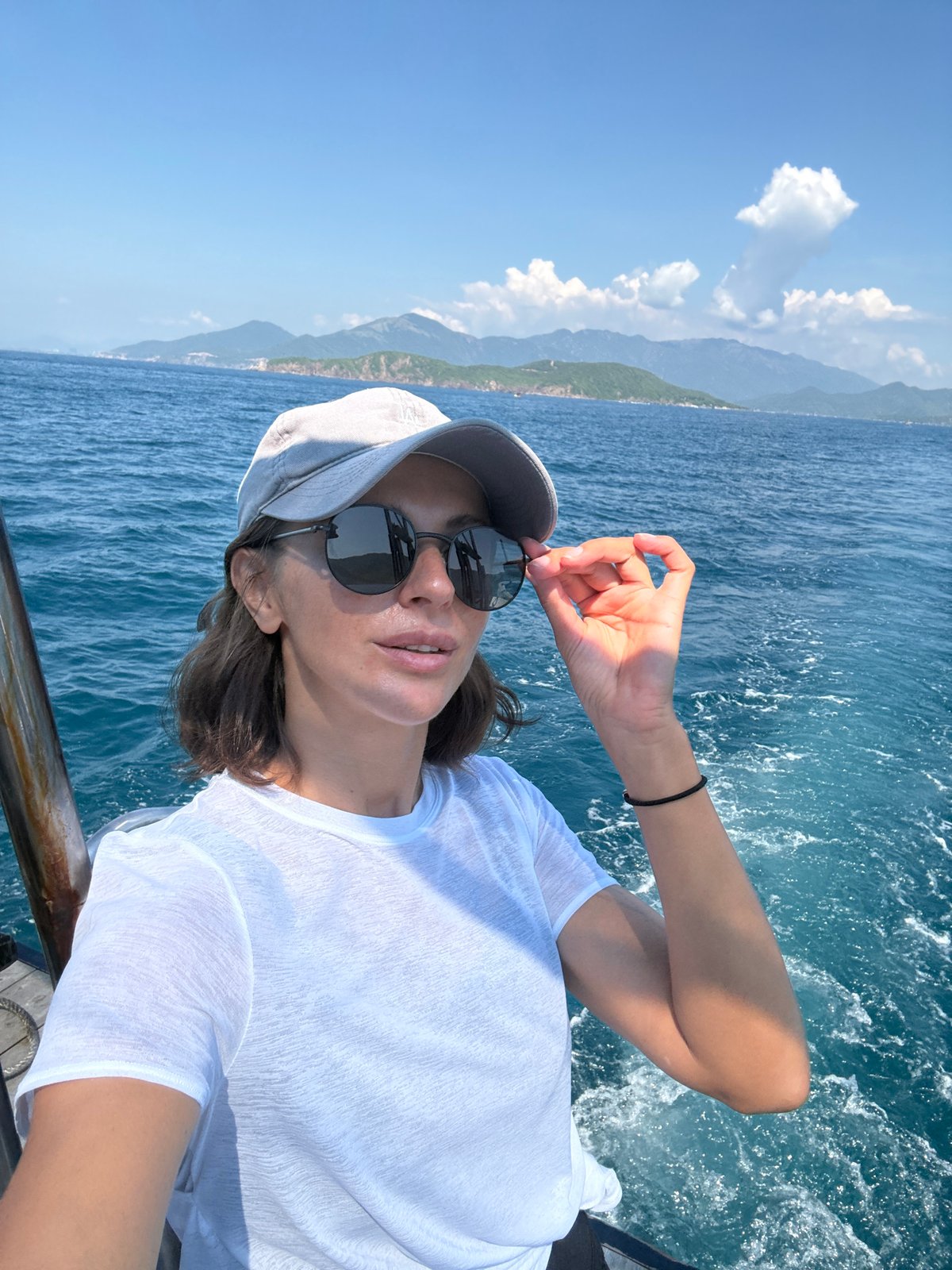 Boat excursion around Nha Trang's scenic islands and coastline