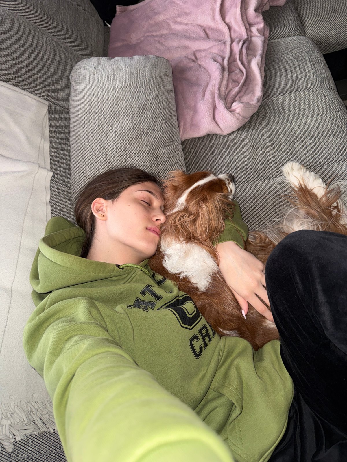 Quiet afternoon moments with pets and selfies in Sofia