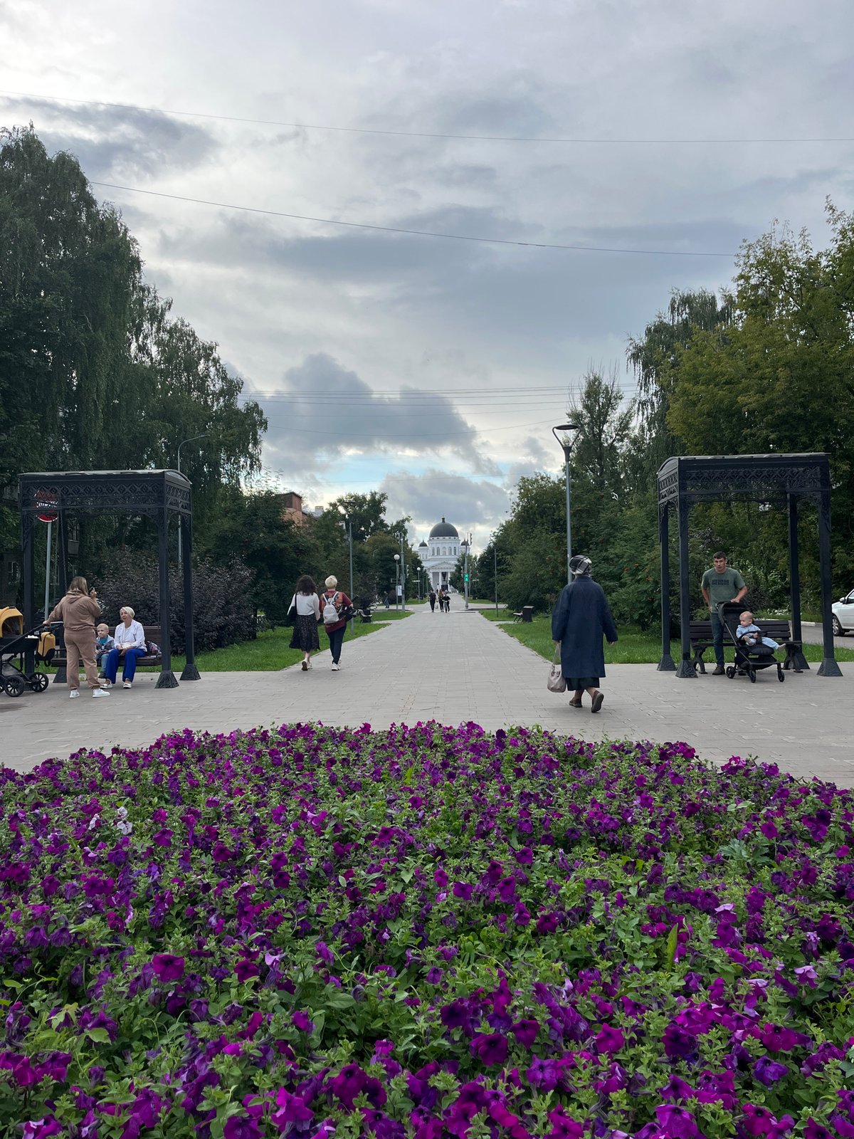 Lunch and a walk through central Nizhny Novgorod