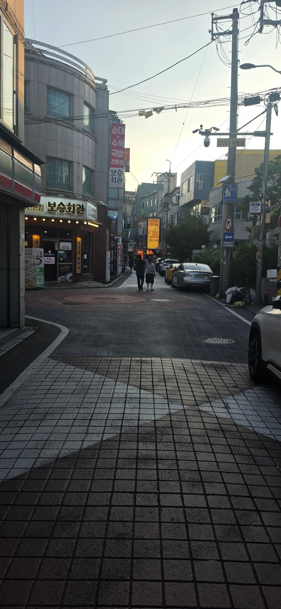 Morning coffee run at a Cheongju café, inside and out