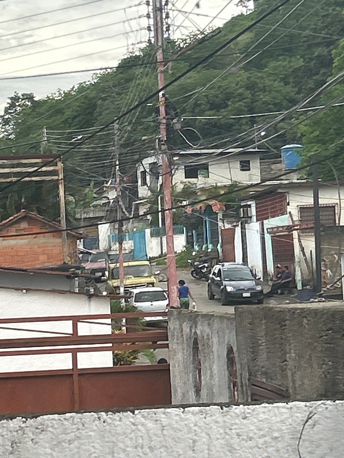 Daily life documented across San Juan de Los Morros neighborhoods