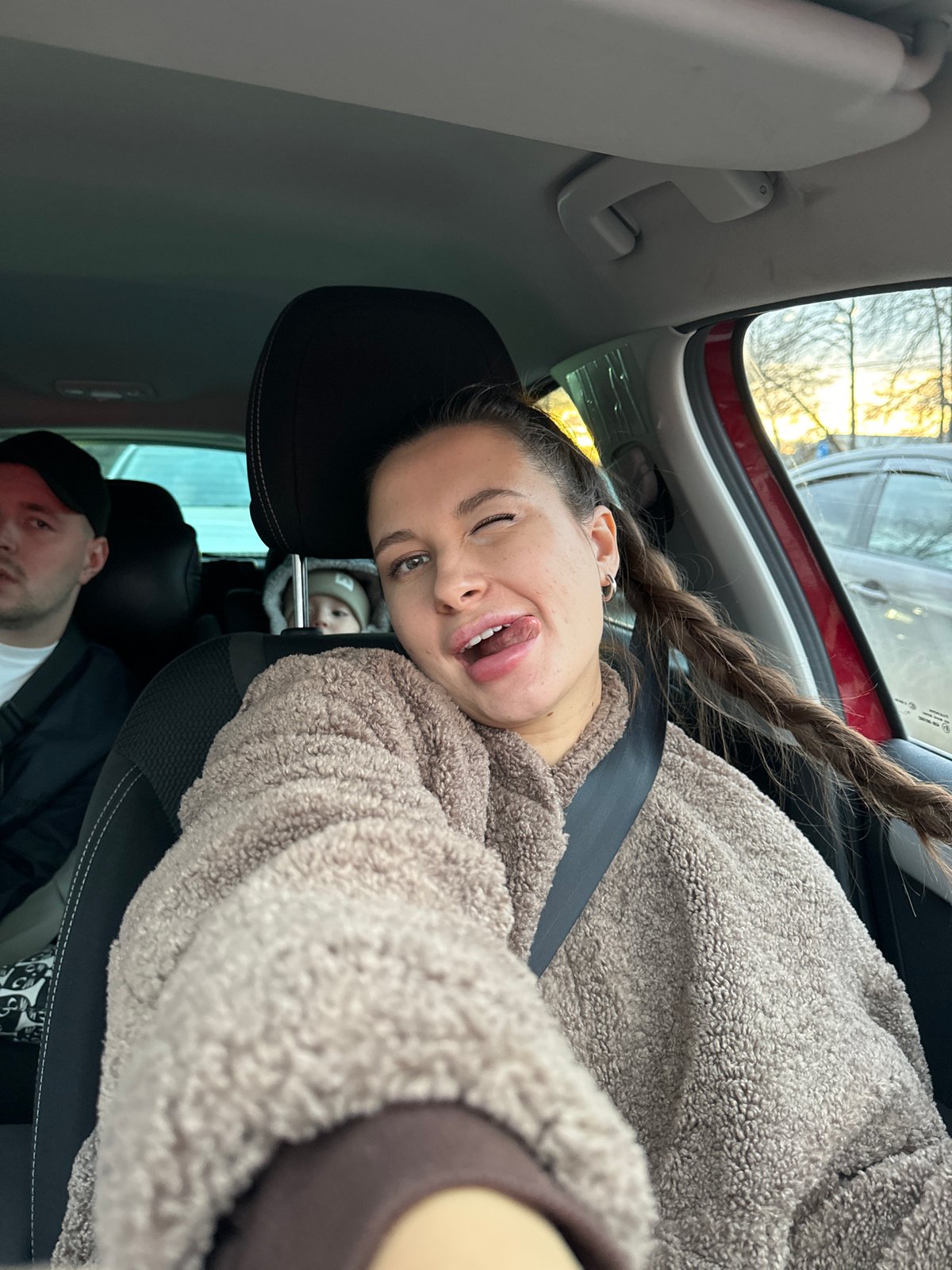Family moments and street scenes documented in Russian suburbs