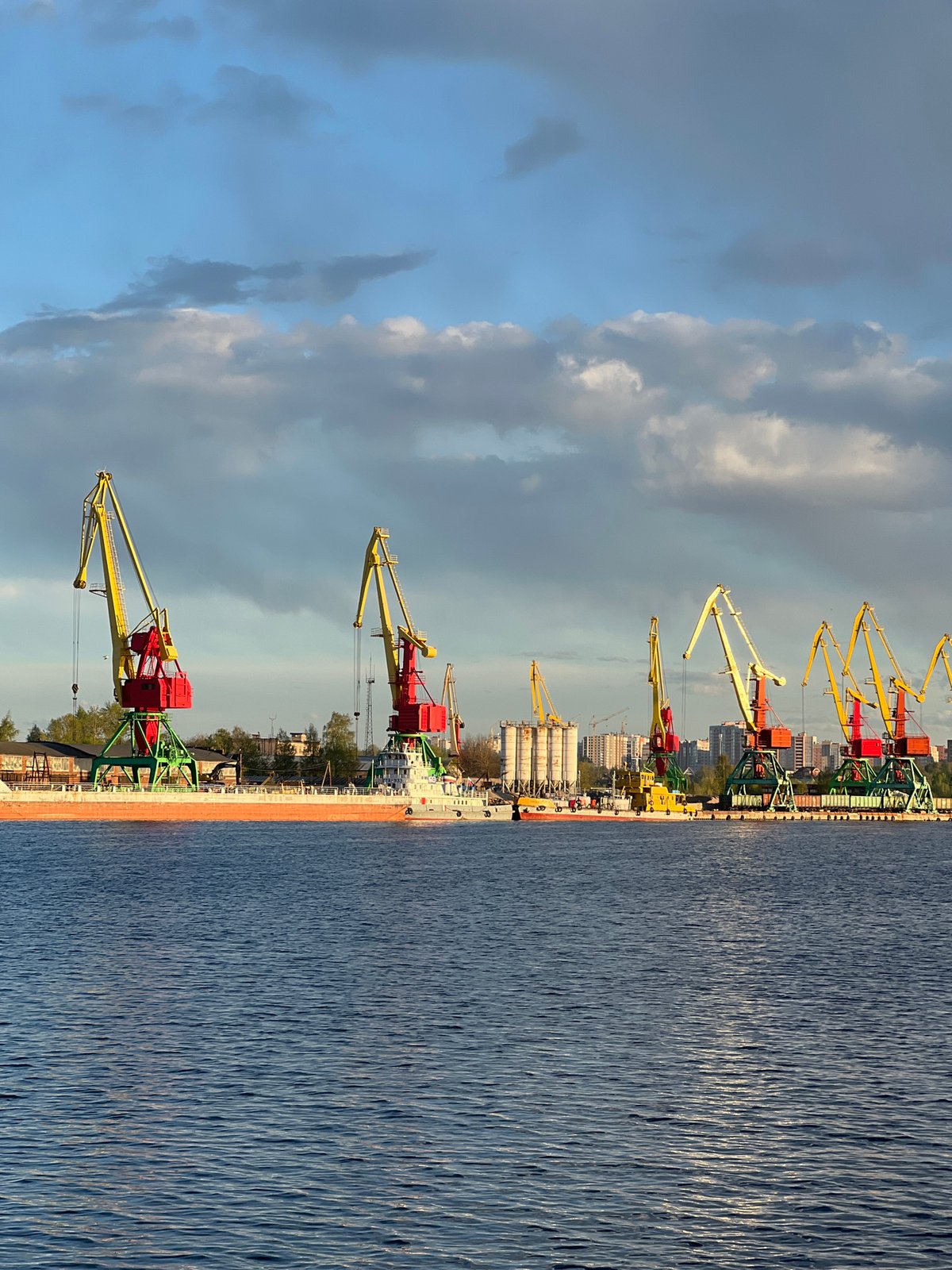 Industrial cranes spotted at Cherepovets river port