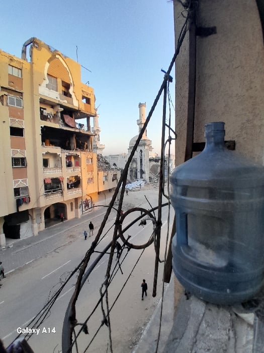 Witness documents war damage, displacement camps in Khan Yunis
