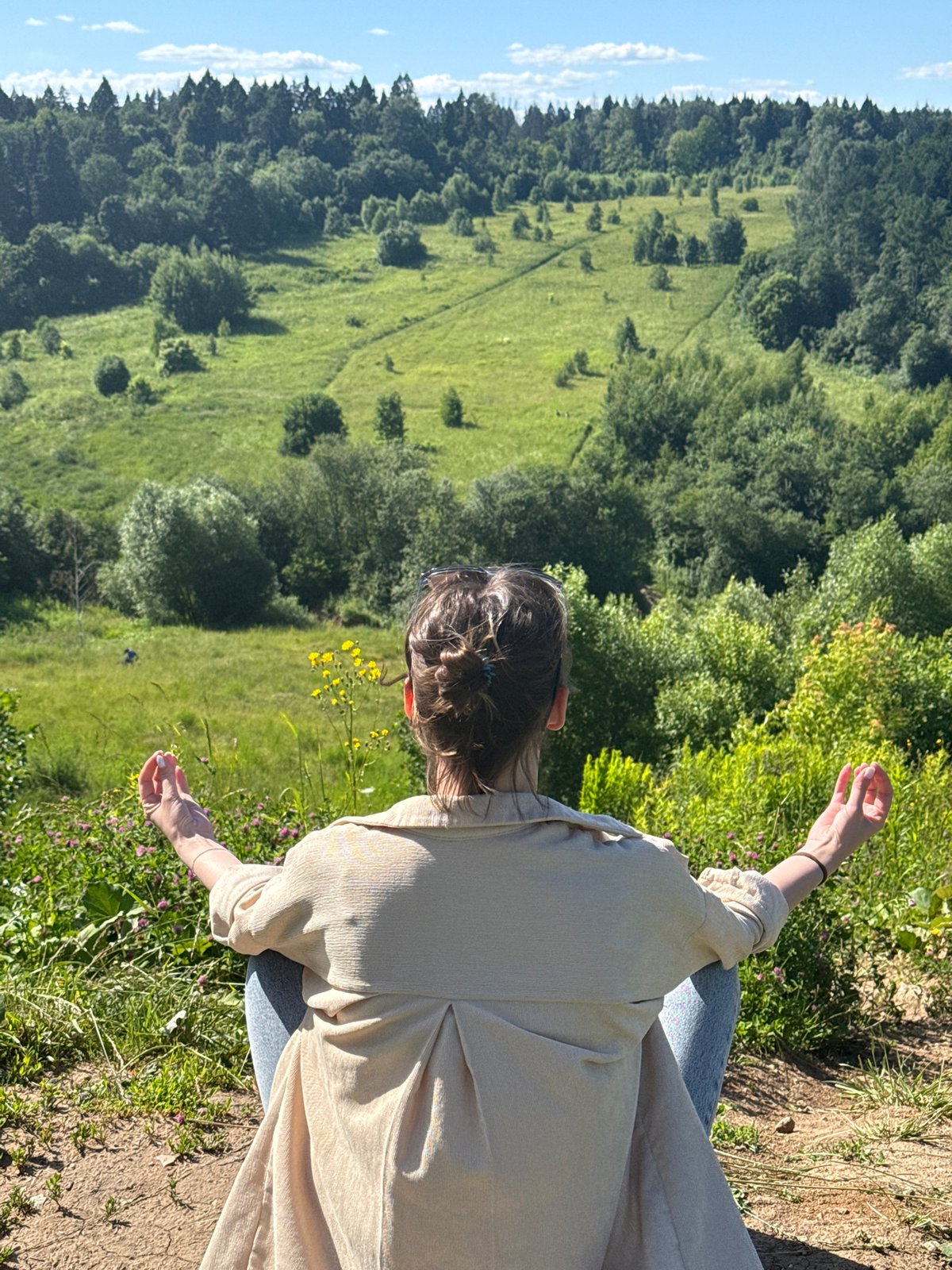 Stillness in a green Russian valley on a cloudy afternoon
