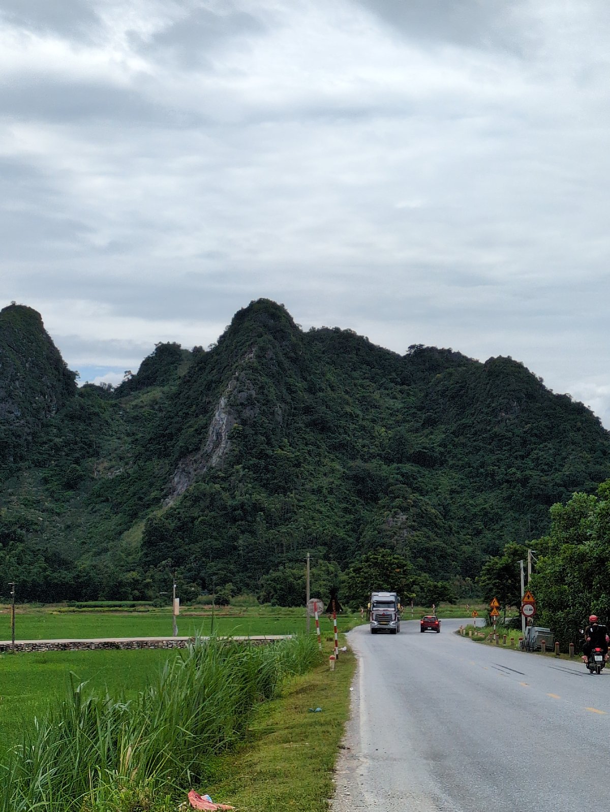 Rural roads and rice fields in Tân Thanh Commune, Vietnam