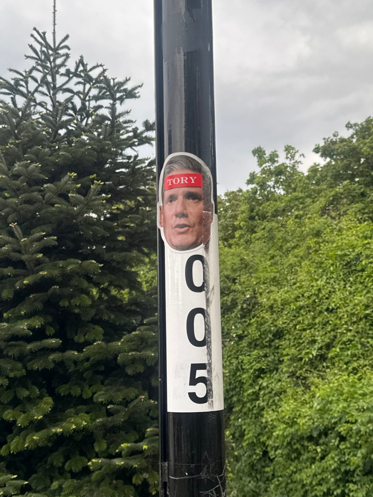 Number sticker "500" spotted on London pole