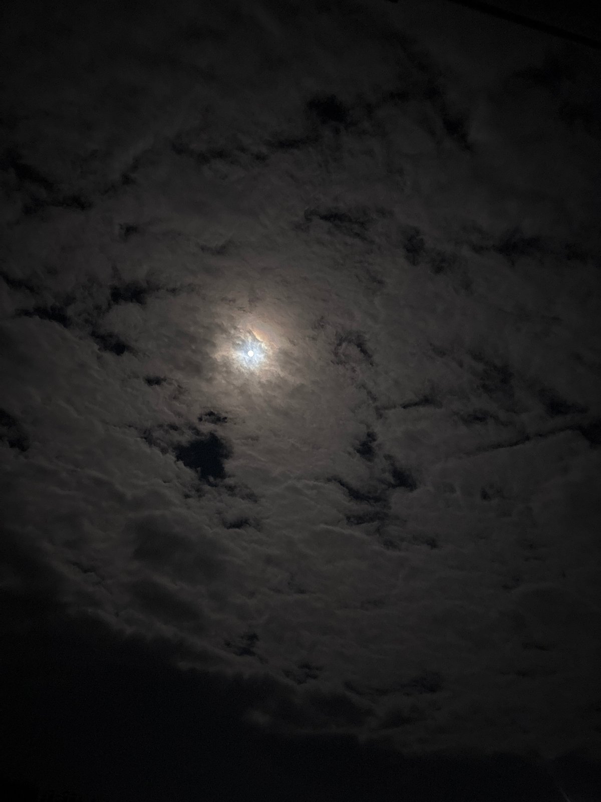 Evening observations in Zlatograd capture sky and street conditions