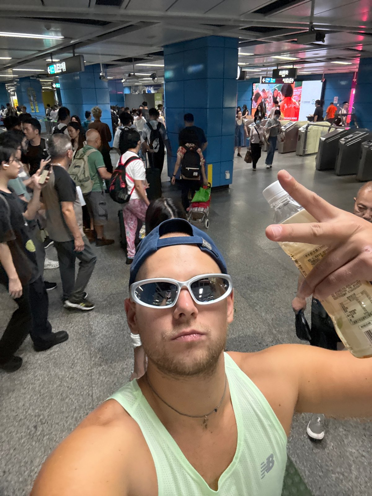Rush hour flow through Guangzhou's Changgang Metro station