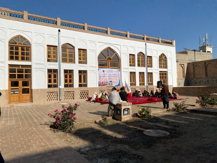 Morning gathering draws dozens to Kandahar mosque complex