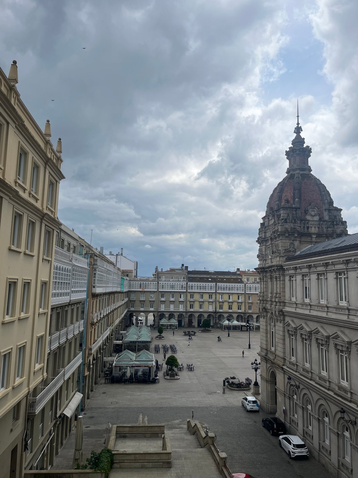 Ordinary afternoon moments captured across A Coruña city center
