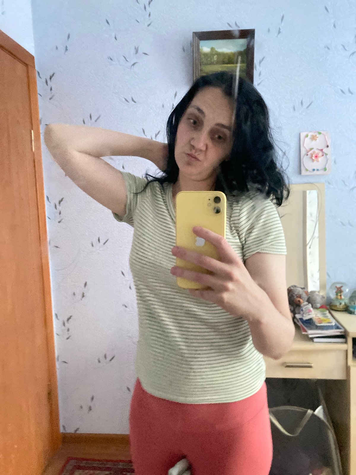 Selfie session across multiple outfits and indoor/outdoor spots