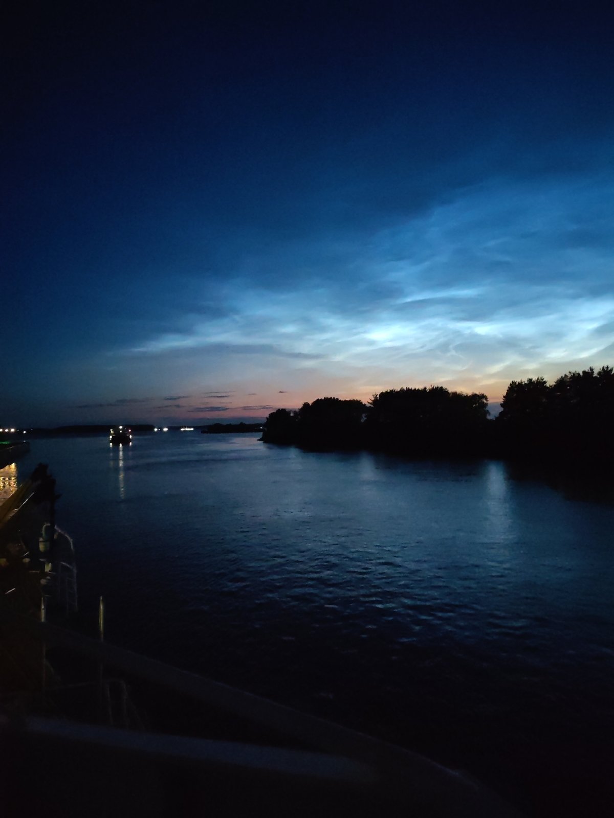Dusk on the Volga: river views and a historic stone building